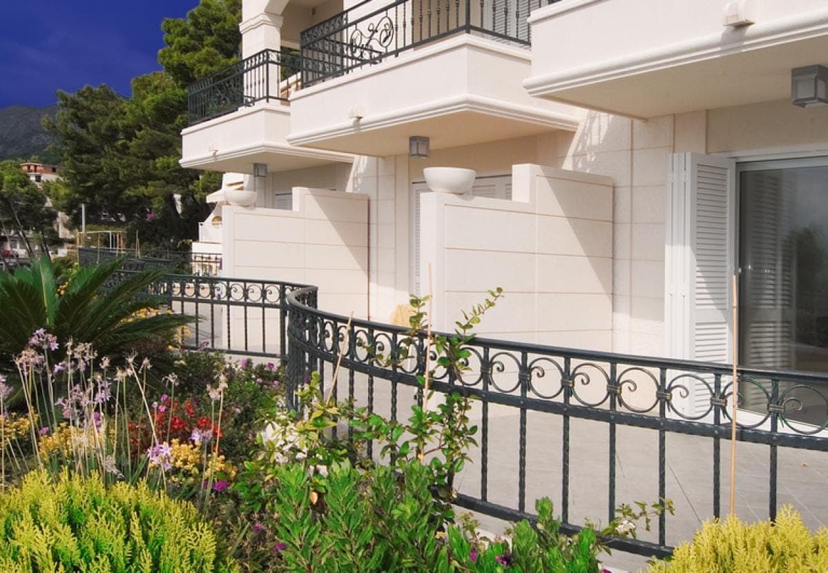 Yaşamkent villa ve konutları için ferforje balkon korkuluğu